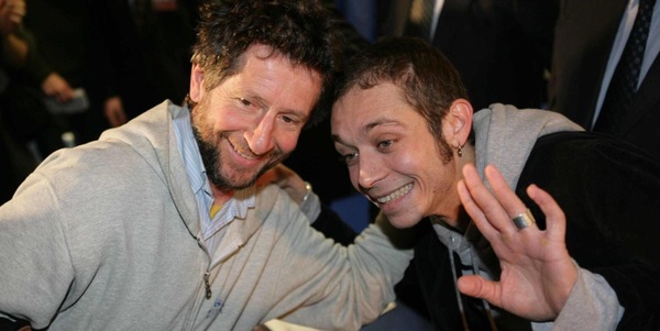 Valentino Rossi in guerra con papà Graziano: i 'trabocchetti', la faida dei soldi, il matrimonio e l'amministratore di sostegno