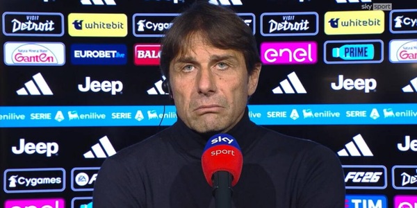 Conte sconfortato: "Situazione infortuni al Napoli è surreale". Poi la battuta amara su Giovane