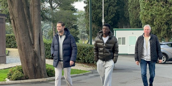 Visite mediche per Raterink con il Cagliari: poi firma e ufficialità