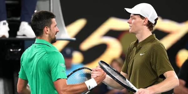 Djokovic supera Sinner. Przyborek arrivato a Roma