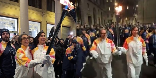 Pennetta e Schiavone tedofore: occhi lucidi e grandi emozioni con la torcia olimpica