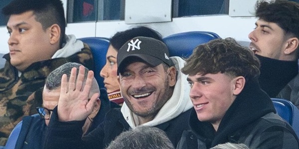Totti e la Roma, contatti continui: avrà un ruolo operativo, Francesco entusiasta