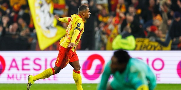 Ligue 1, il Lens batte il Rennes e vola in vetta. Lione terzo