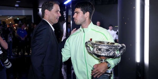 Nadal prima elogia Alcaraz, poi però frena: "Leggenda sì, ma paragonarlo a Djokovic è..."