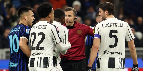 Stiamo riducendo il calcio a un cesso