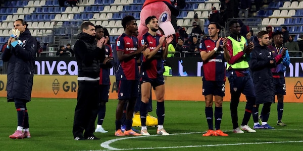 Lazio, pari senza gol a Cagliari. Espulso Mina nel finale, Sarri al nono posto
