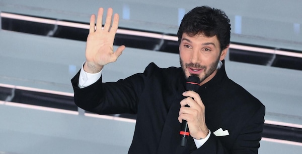 Sanremo 2027, De Martino chiama i Maneskin e cambia tutto: le novità del Festival