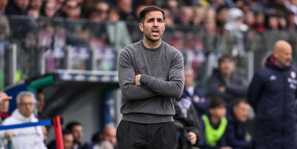 Fabregas e la curiosa lamentela con il Cagliari: "Erbetta alta un metro, non si poteva giocare a calcio..."
