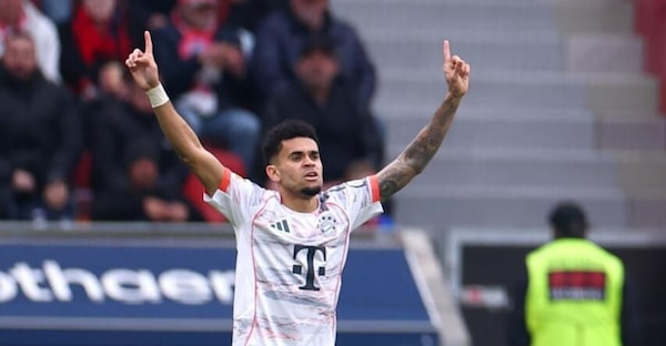 Bundesliga, Diaz salva il Bayern: pari con il Leverkusen, il Dortmund vince e accorcia a -9