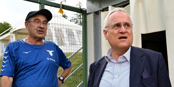 Sarri detta la linea alla Lazio: tutti gli scenari per giugno e cosa chiede a Lotito