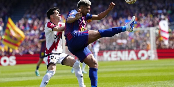 Barcellona, basta Ronald Araujo