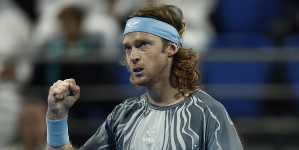 Rublev su Sinner e Alcaraz: “Giocano sempre a tennis. La loro ascesa mi dà speranza…”