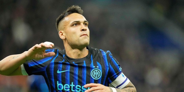 Un bel calcio alle idiozie