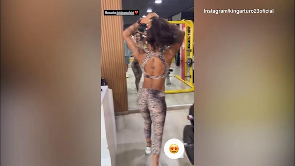 Vidal in palestra con la fidanzata