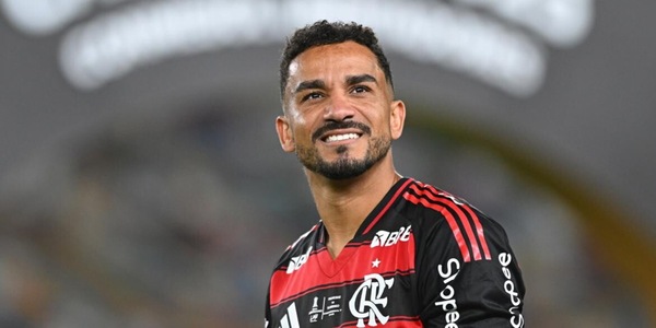 Brasile, Danilo pronto per i Mondiali: "Orgoglioso di lavorare con Ancelotti"