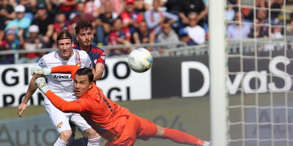 Il Cagliari torna a vincere e ritrova Belotti: basta Sebastiano Esposito per battere la Cremonese