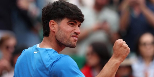Alcaraz batte Vacherot in due set e raggiunge Sinner in finale a Montecarlo