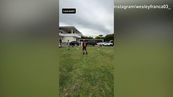 Roma, Wesley manda un messaggio ai tifosi: "Lavorando..."