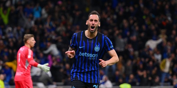Calhanoglu, altro anno con l’Inter: è pronto a dire sì