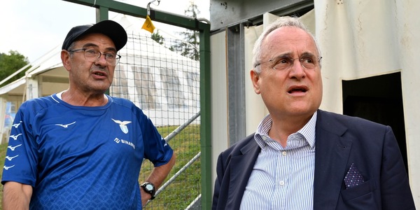 Sarri, la Coppa Italia può cambiare gli scenari con la Lazio: ecco cosa chiede a Lotito