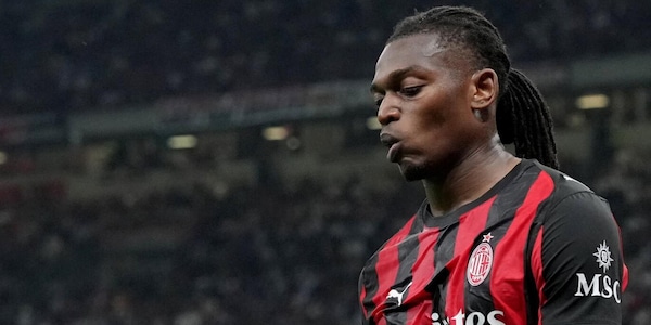 Leao esce di nuovo tra i fischi: Rafa ci ha provato ma non segna da due mesi
