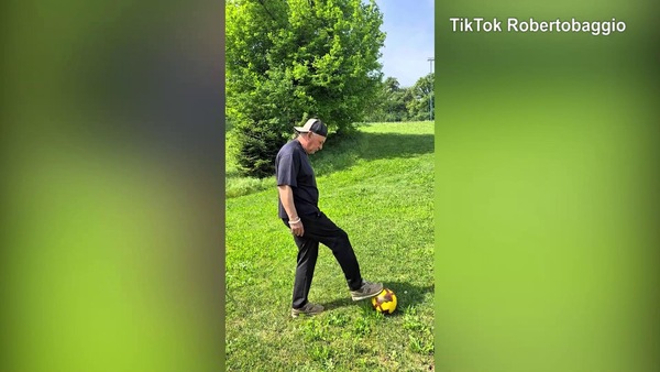 Roby Baggio sbarca su TikTok e spacca...una finestra!