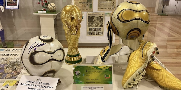 A Napoli la mostra sulla Coppa del Mondo: grande show all'Università Federico II