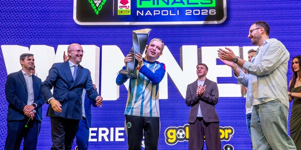 eSerie A Goleador 2026, Como campione: Vejrgang show al COMICON Napoli