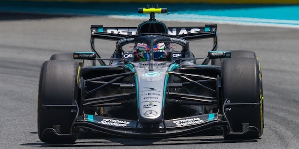 F1, Gp Miami: Antonelli vola e vince ancora! McLaren sul podio. Disastro Leclerc all'ultimo giro, poi anche penalizzato
