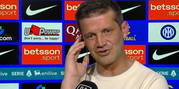 Chivu: "Scudetto pagina importante della storia dell'Inter". E in conferenza manda Kolarov e lo staff