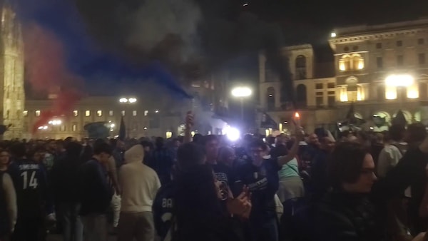 Inter campione d'Italia: prosegue la festa nel centro di Milano