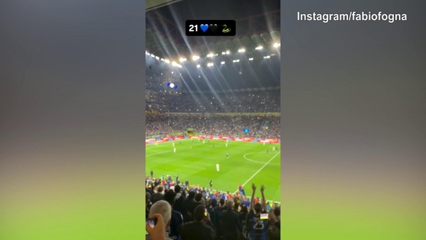 Fabio Fognini festeggia a San Siro lo scudetto dell'Inter