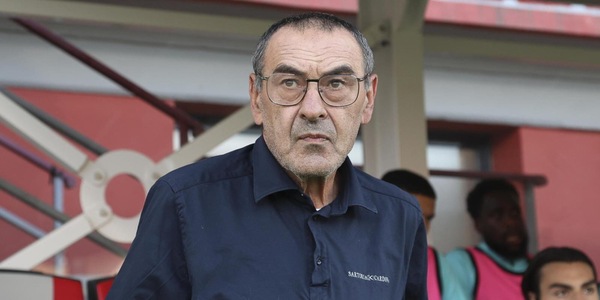 Sarri: "Stagione travagliata ma siamo migliorati. Futuro? Non dipende da me. Derby alle 12.30 un insulto"