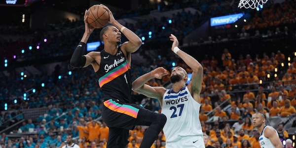 Playoff Nba, record e ko per Wembanyama: Minnesota beffa San Antonio. New York travolge Philadelphia
