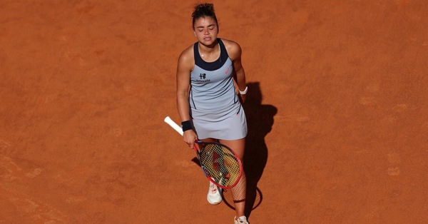 Jasmine Paolini soffre, lotta e piega Jeanjean in rimonta. Poi piange in campo