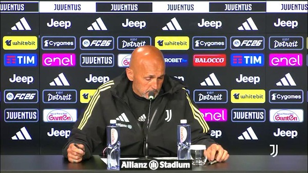 Spalletti scherza: "Abbiamo prenotato un pullman a due piani per i giocatori che ci dite"