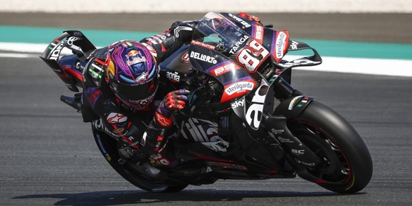 Martin vince la Sprint a Le Mans. Tremenda caduta per Marquez: volerà a Madrid per operarsi