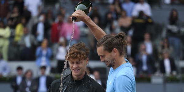 Zverev sul dominio di Sinner: "Nessuno vince titoli a parte lui, cerco un modo per batterlo…"