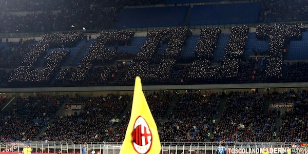 I tifosi del Milan contestano Furlani, a San Siro spunta una coreografia impressionante
