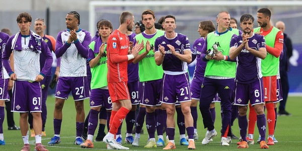 Fiorentina, cori e fischi al 90’: i tifosi chiedono di più