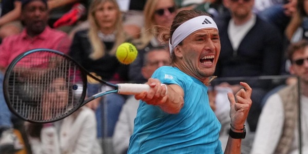 Incredibile Zverev, dà la colpa al campo di Roma: "Il peggiore mai visto in carriera, nemmeno negli juniores..."