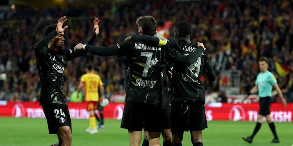 Il Psg batte il Lens ed è ancora campione: Kvara e Mbaye griffano il trionfo