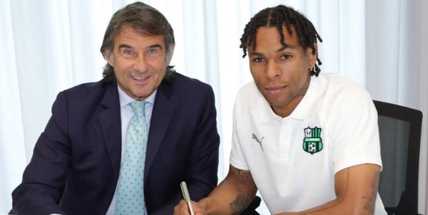 Sassuolo, ufficiale il rinnovo di Laurienté fino al 2029
