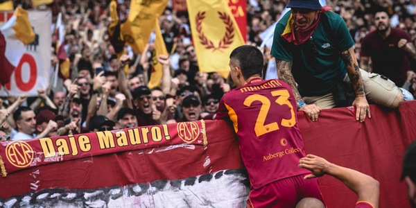 La Roma batte la Lazio: Mancini firma la doppietta e regala il derby a Gasperini