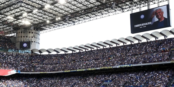 San Siro omaggia Beccalossi e il doblete, poi l’Inter sfila in trionfo