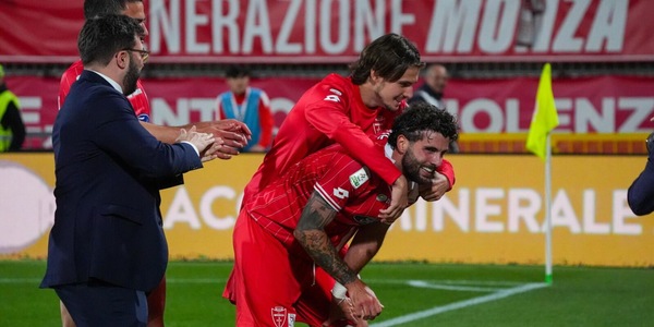 Serie B, Monza in finale playoff: una doppietta di Cutrone in 10 minuti elimina la Juve Stabia