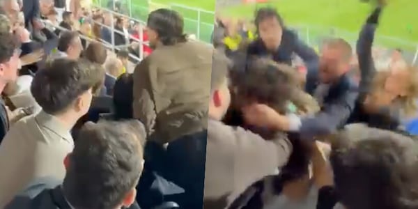 Bufera Palermo-Catanzaro, rissa in tribuna: coinvolti dirigenti e tifosi, le immagini sui siti di mezza Europa