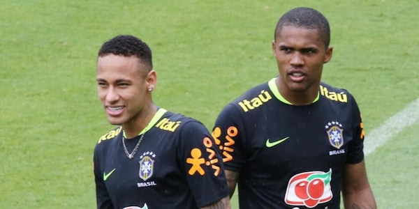 Douglas Costa sul Brasile di Ancelotti: "Ha le qualità per vincere il Mondiale. Una finale con l'Argentina..."