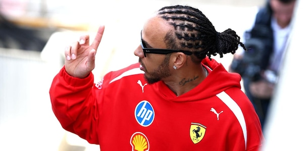 Hamilton smentisce l'addio alla Formula 1: "Spero di restare in Ferrari per molto tempo. La vittoria dell'Arsenal..."