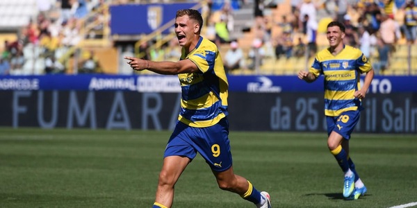 Il Parma piega il Sassuolo: è di Pellegrino l'ultimo acuto al Tardini